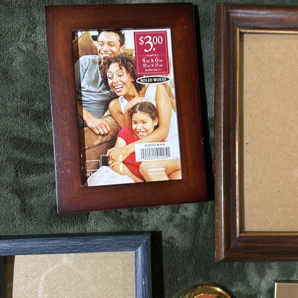 Six pictures frames. - Picture 3 of 6
